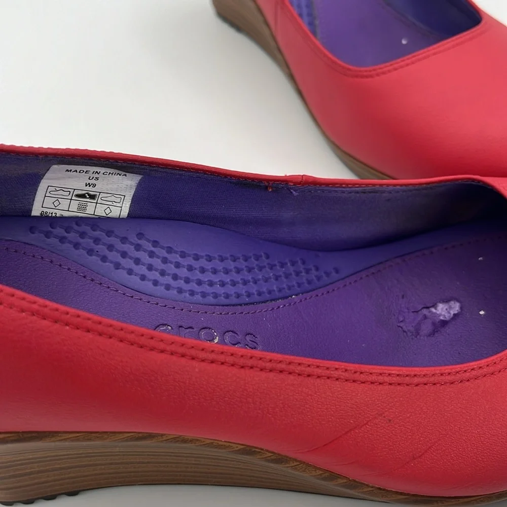 Crocs - women’s A-‎ Leigh wedges red vegan leather shoes size 9